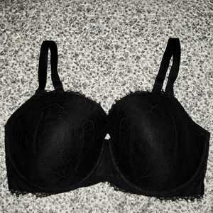 Victoria's Secret dream angels black lace bra. Size 38G.